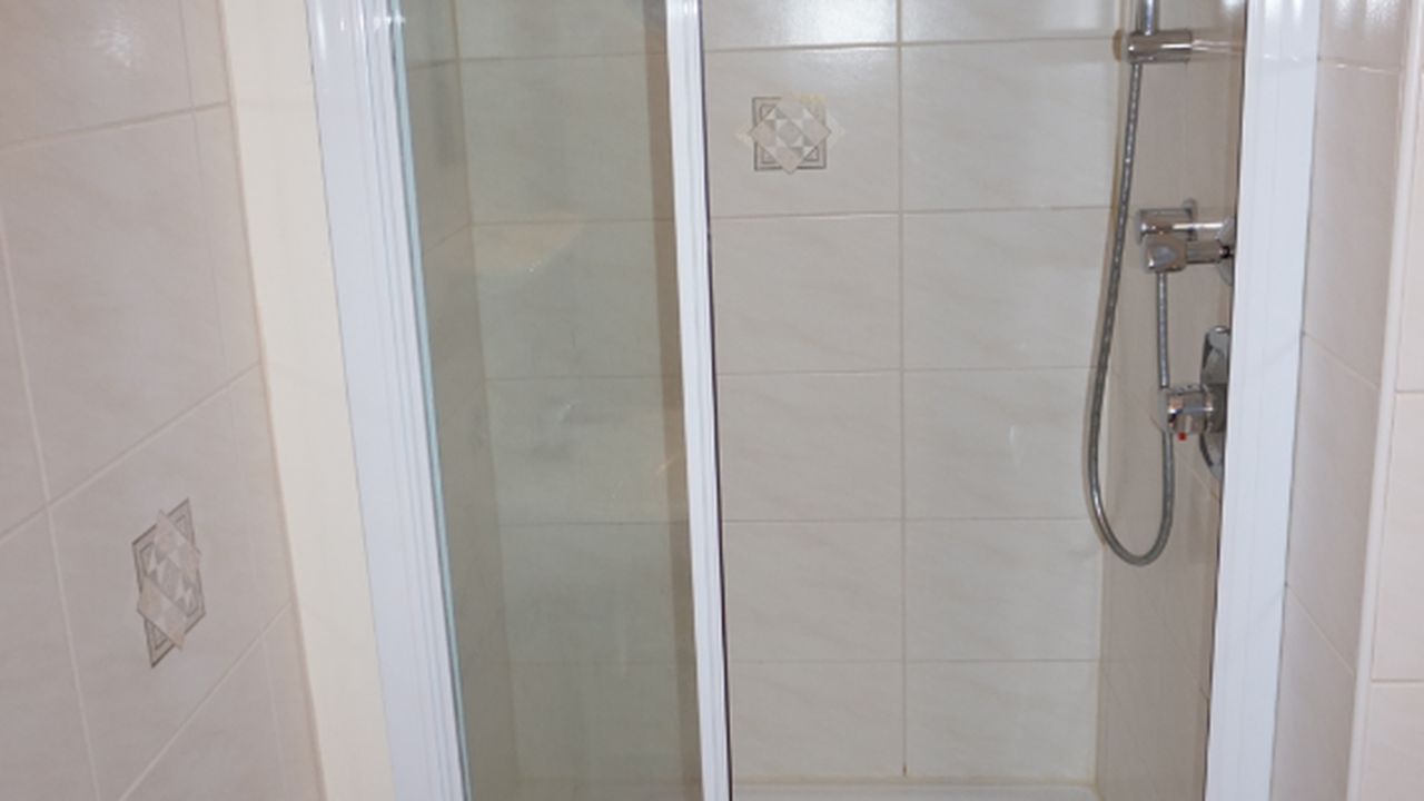 kleines Badezimmer mit Dusche kleines Badezimmer mit Dusche